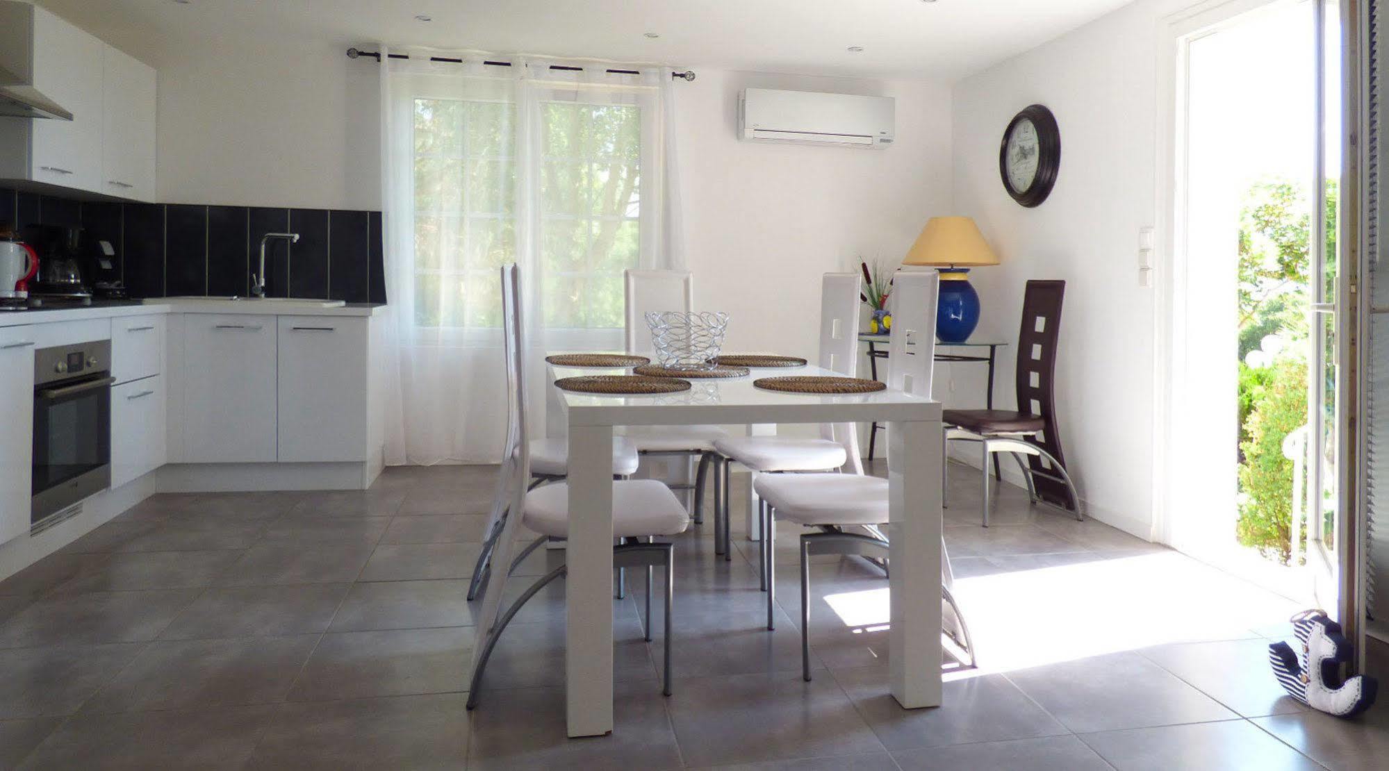 Au Reveil Des Cigales Hotel Сен-Агулф Екстериор снимка